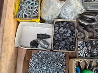 Diverse bouten, moeren, sluitringen en ankers - afbeelding 9 van  11