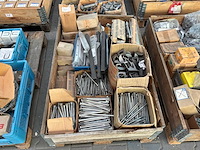 Diverse bouw- en bevestigingsmaterialen - afbeelding 4 van  9