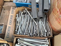 Diverse bouw- en bevestigingsmaterialen - afbeelding 7 van  9