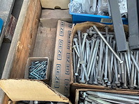 Diverse bouw- en bevestigingsmaterialen - afbeelding 8 van  9