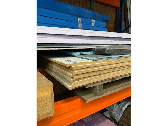 Diverse bouw- en plaatmateriaal - afbeelding 4 van  4