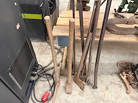Diverse bouw gereedschap - afbeelding 2 van  3
