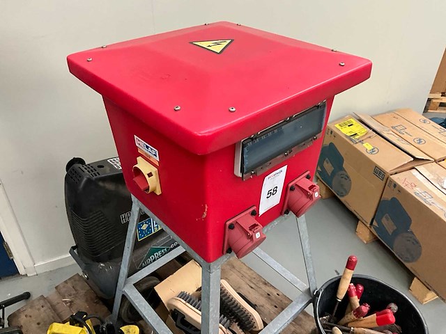 Diverse bouw/ werkplaats materialen - afbeelding 7 van  8