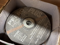 Diverse bouwbenodigdheden - afbeelding 2 van  3