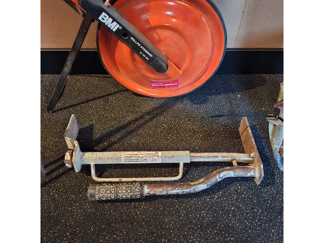 Diverse bouwbenodigdheden - afbeelding 2 van  6