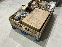 Diverse bouwmaterialen badkamer - afbeelding 1 van  2