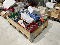 Diverse bouwmaterialen badkamer - afbeelding 1 van  5