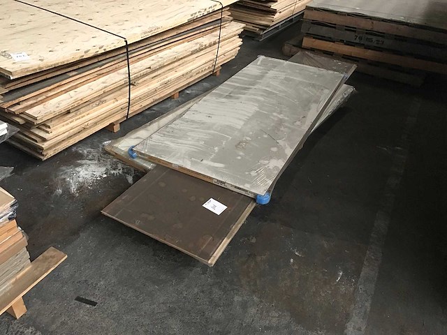 Diverse bouwmaterialen deuren (3x) - afbeelding 1 van  2