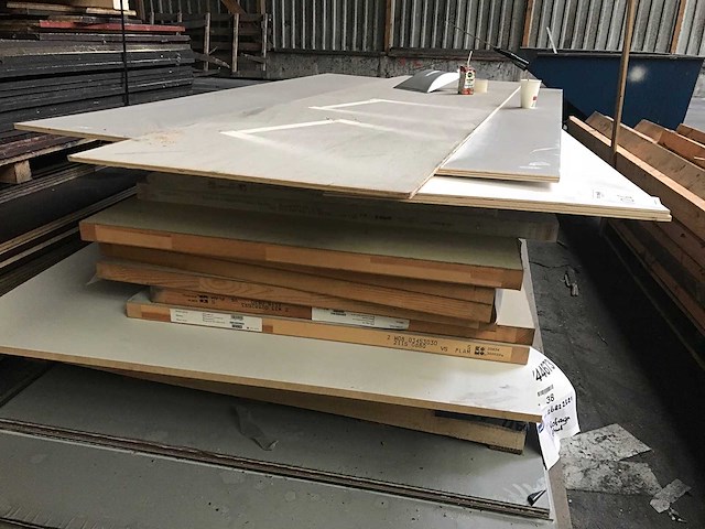 Diverse bouwmaterialen deuren, rockpanel, plaatmateriaal - afbeelding 2 van  4