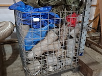 Diverse bouwmaterialen en 2x kist - afbeelding 2 van  9