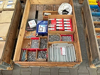 Diverse bouwmaterialen en bevestigingsmiddelen - afbeelding 3 van  10