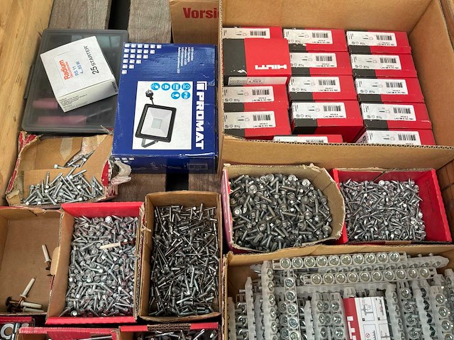 Diverse bouwmaterialen en bevestigingsmiddelen - afbeelding 5 van  10