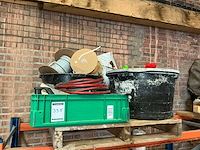 Diverse bouwmaterialen - afbeelding 1 van  2