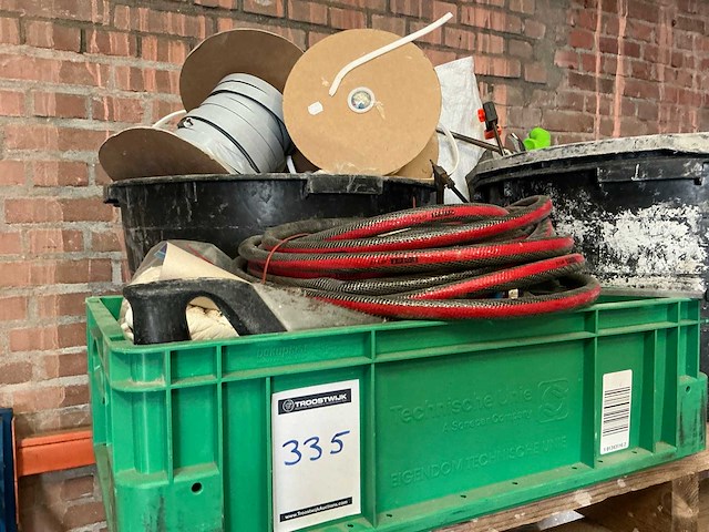 Diverse bouwmaterialen - afbeelding 2 van  2