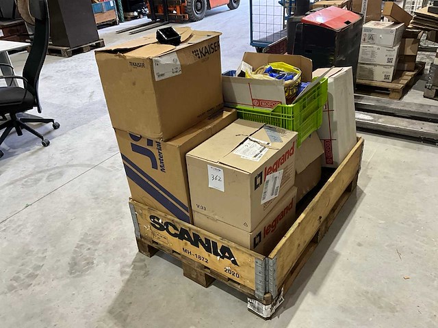 Diverse bouwmaterialen - afbeelding 1 van  7