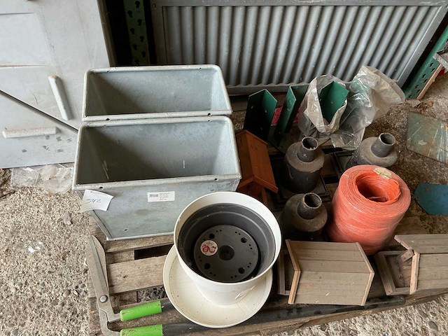 Diverse bouwmaterialen - afbeelding 1 van  4