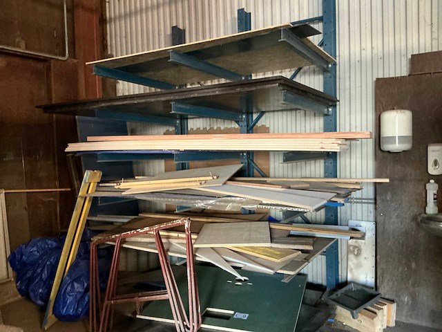 Diverse bouwmaterialen - afbeelding 1 van  7