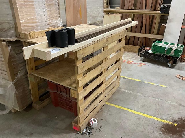 Diverse bouwmaterialen/werkplaatsinventaris - afbeelding 4 van  22