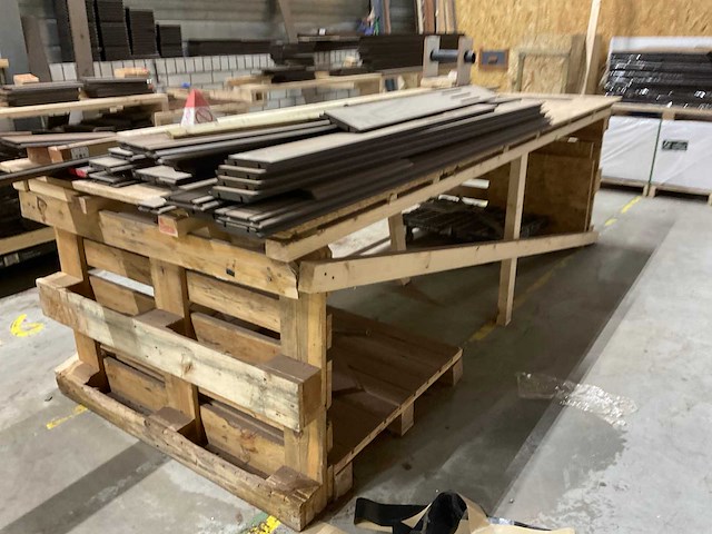 Diverse bouwmaterialen/werkplaatsinventaris - afbeelding 6 van  22