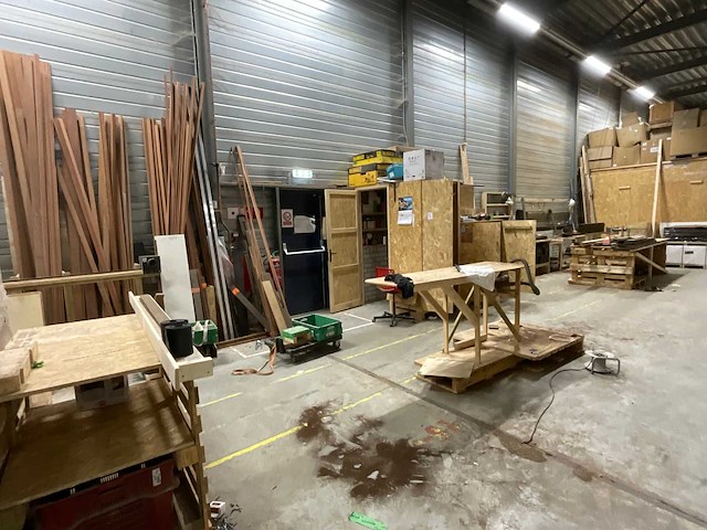 Diverse bouwmaterialen/werkplaatsinventaris - afbeelding 12 van  22