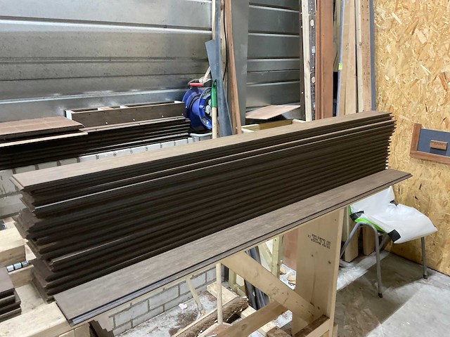 Diverse bouwmaterialen/werkplaatsinventaris - afbeelding 19 van  22