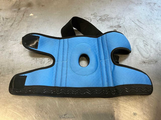 Diverse braces kniebescherming (42x) - afbeelding 1 van  1
