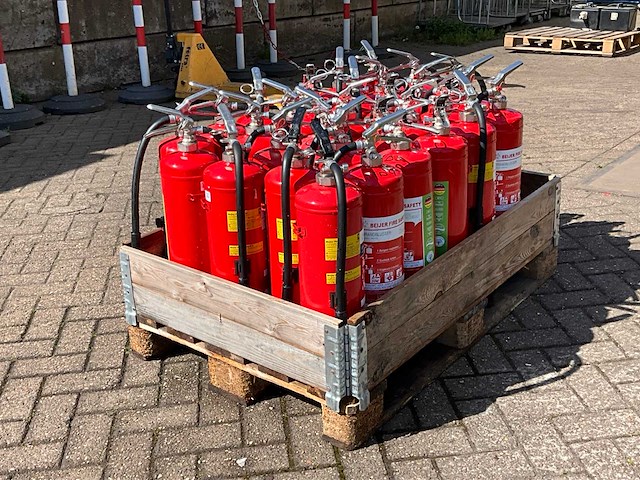 Diverse brandblussers (32x) - afbeelding 2 van  5