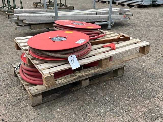 Diverse brandslanghaspels (4x) - afbeelding 2 van  3