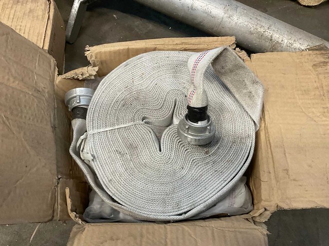 Diverse brandweermateriaal - afbeelding 7 van  7