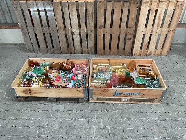 Diverse buitenservies - servies, glaswerk en bestek (170x) - afbeelding 1 van  3