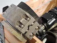 Diverse buizen, afsluiters en klemschalen - afbeelding 5 van  7