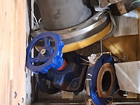 Diverse buizen, afsluiters en klemschalen - afbeelding 7 van  7