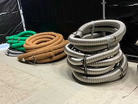 Diverse buizen en leidingen - afbeelding 1 van  6