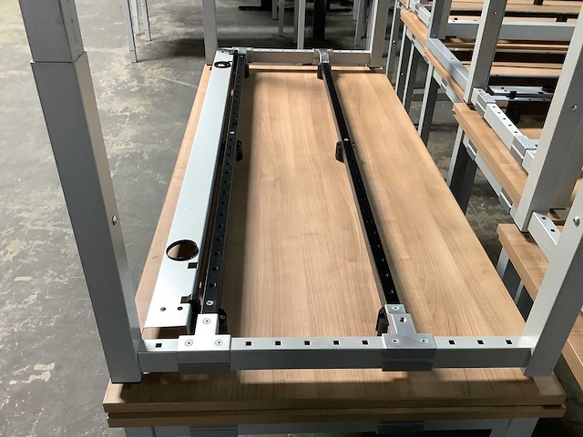 Diverse bureau's - desk (46x) - afbeelding 2 van  35