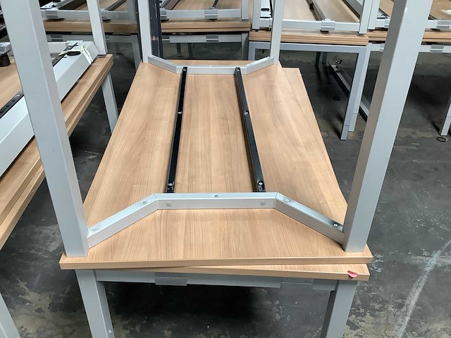 Diverse bureau's - desk (46x) - afbeelding 3 van  35