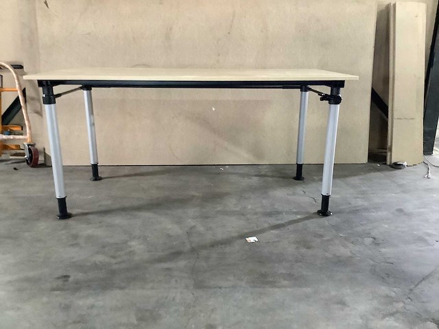 Diverse bureau's - desk (46x) - afbeelding 4 van  35