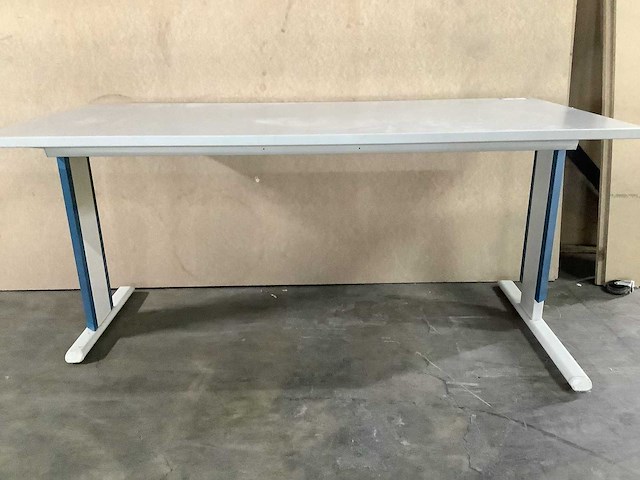 Diverse bureau's - desk (46x) - afbeelding 7 van  35