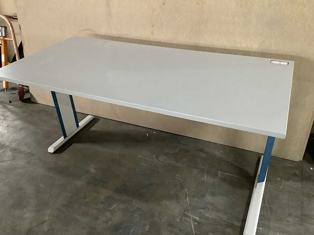 Diverse bureau's - desk (46x) - afbeelding 8 van  35