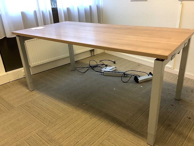 Diverse bureau's - desk (46x) - afbeelding 32 van  35