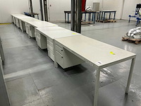 Diverse bureau’s (7x) - afbeelding 1 van  8