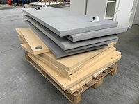 Diverse bureaus en acoustische panelen - reeds gedemonteerd - afbeelding 4 van  7