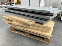 Diverse bureaus en acoustische panelen - reeds gedemonteerd - afbeelding 5 van  7
