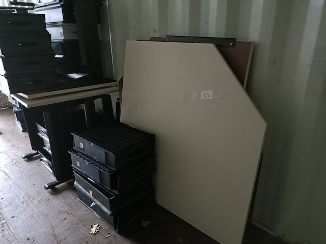 Diverse bureaus - afbeelding 5 van  6