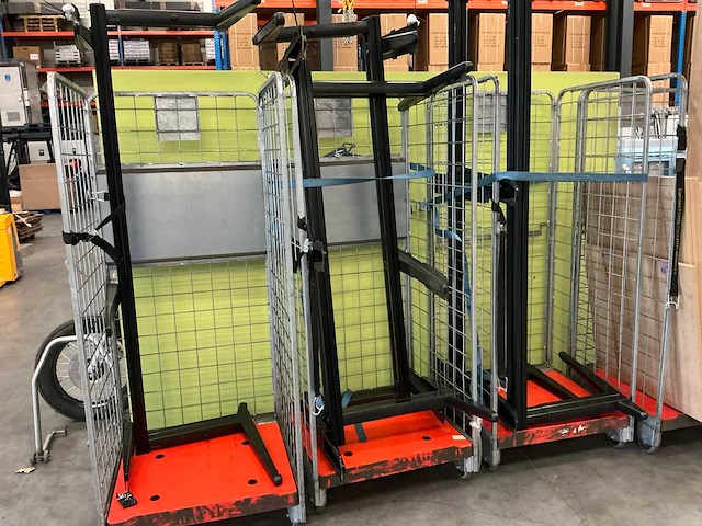 Diverse bureautafels - afbeelding 2 van  13