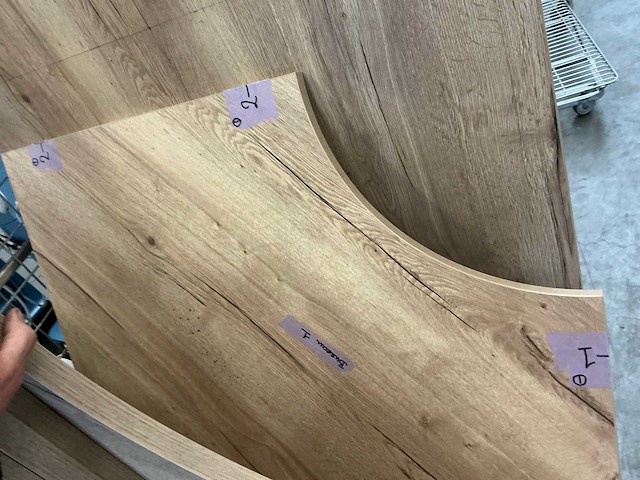 Diverse bureautafels - afbeelding 9 van  13