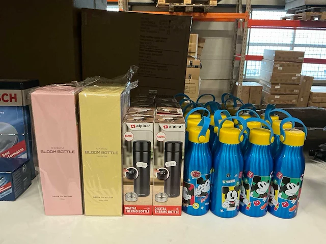 Diverse cabau/alpina/overige drinkflessen (30x) - afbeelding 1 van  5