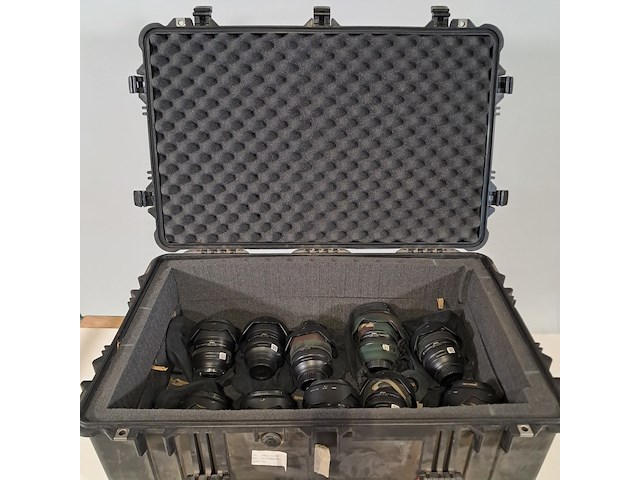 Diverse camera lenzen in koffer - afbeelding 1 van  10