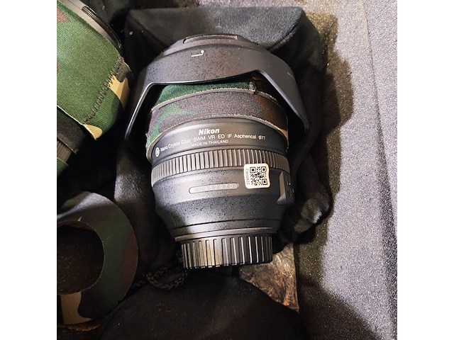 Diverse camera lenzen in koffer - afbeelding 5 van  10