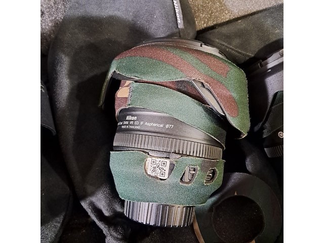 Diverse camera lenzen in koffer - afbeelding 6 van  10