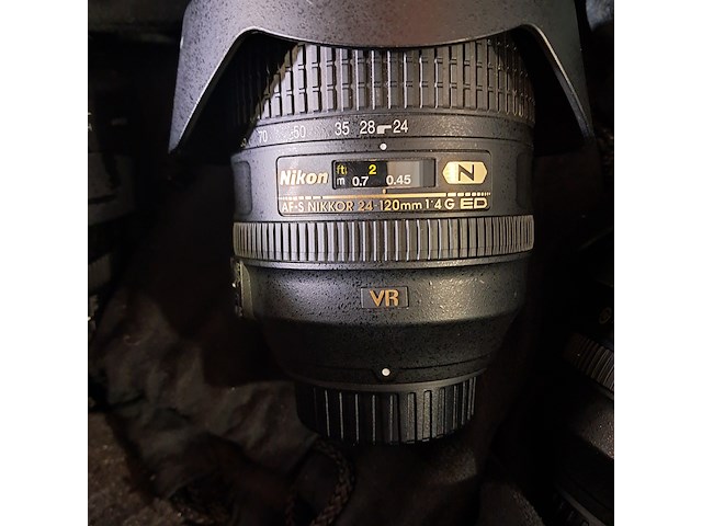 Diverse camera lenzen in koffer - afbeelding 8 van  10